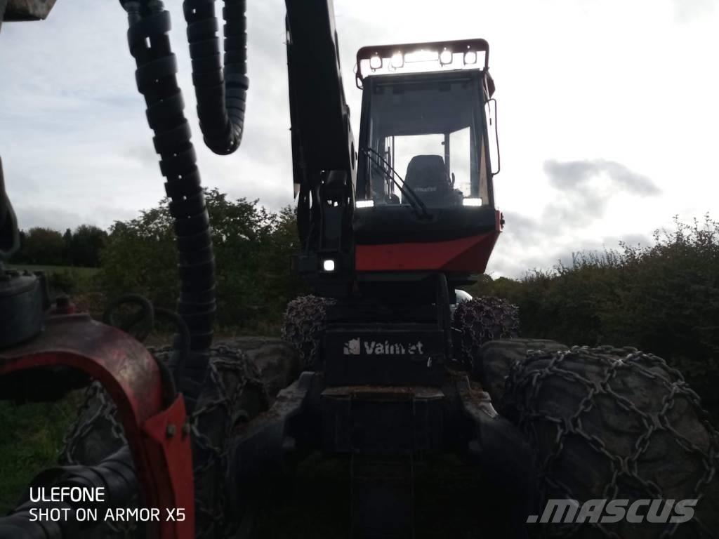 Komatsu 911 Harvesters