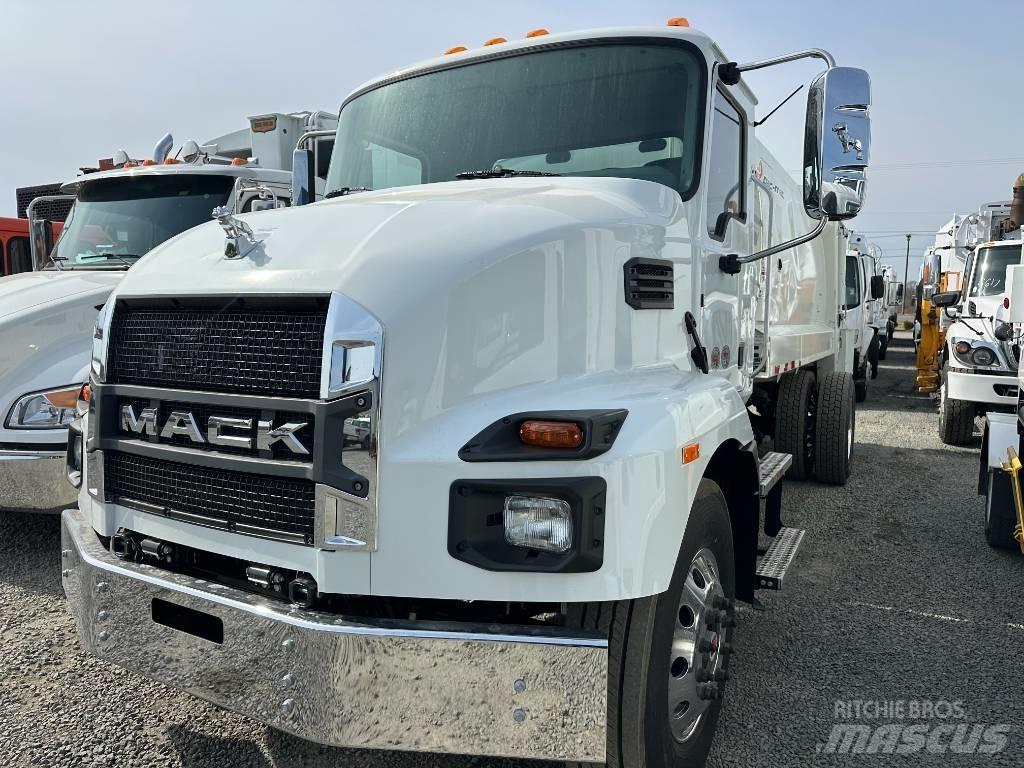 Mack MD7 Waste trucks