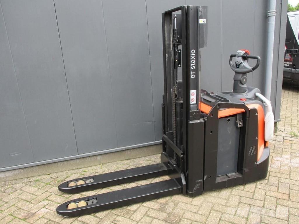 BT SPE200D Low lifter with platform