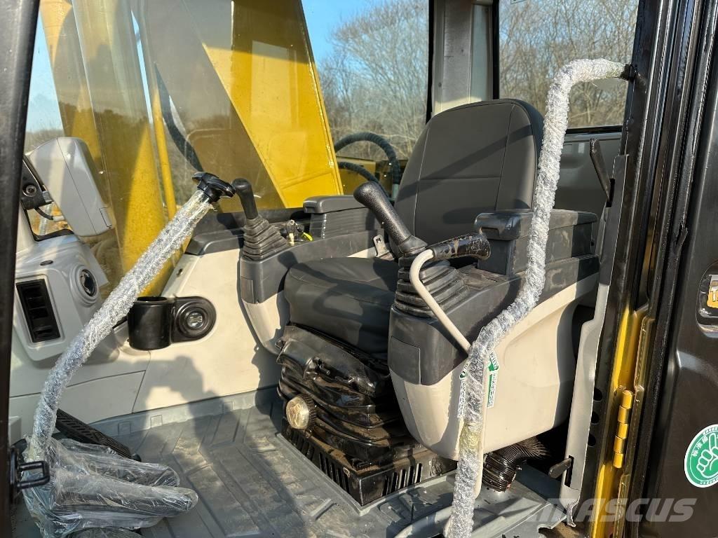 CAT 320 C L Amphibious Excavators