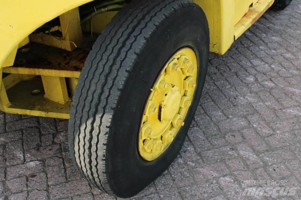 TCM FD100 Diesel trucks