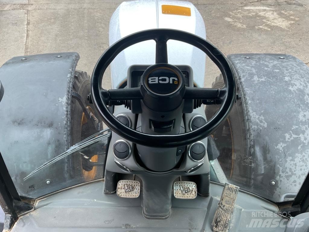 JCB Fastrac 4220 Tractors