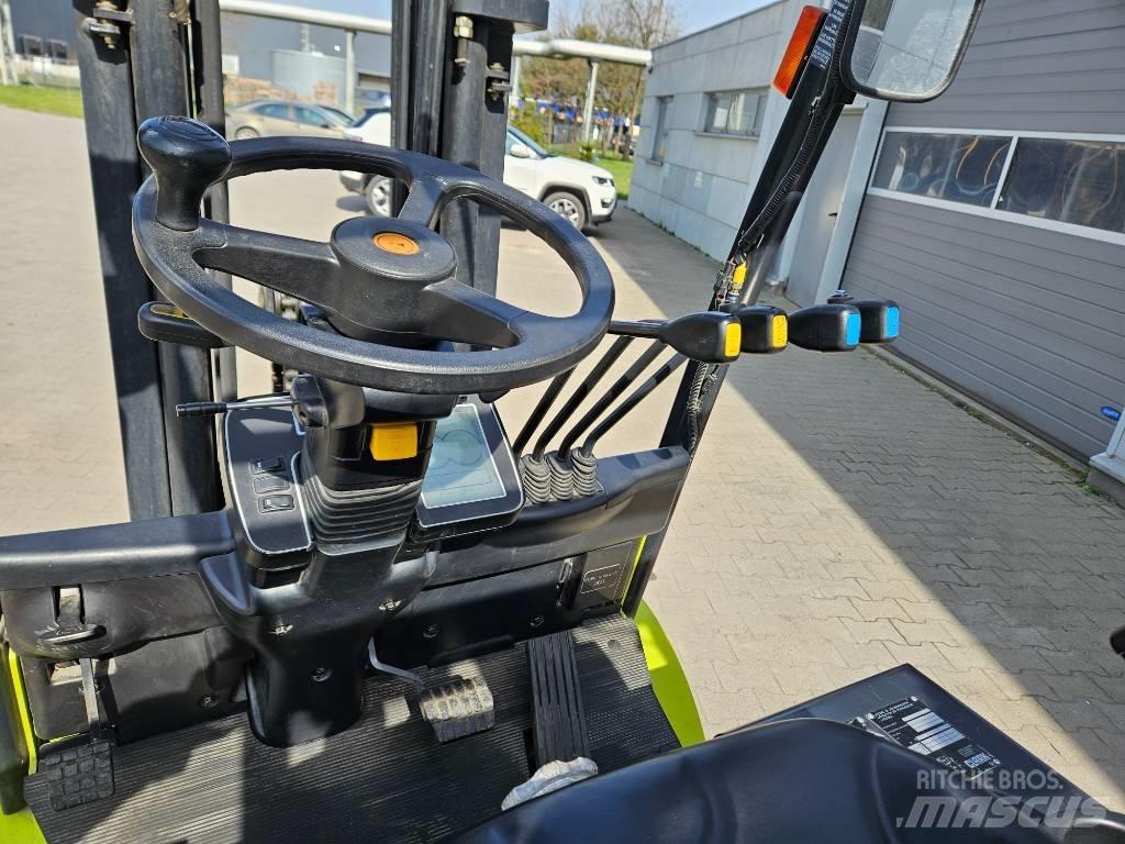 Clark EPX32i Electric forklift trucks
