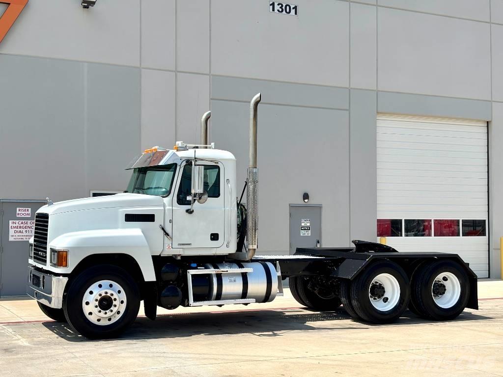Mack Pinnacle 64T Tractor Units