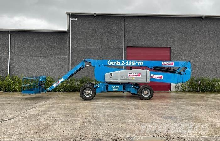 Genie Z135-70 Articulated boom lifts