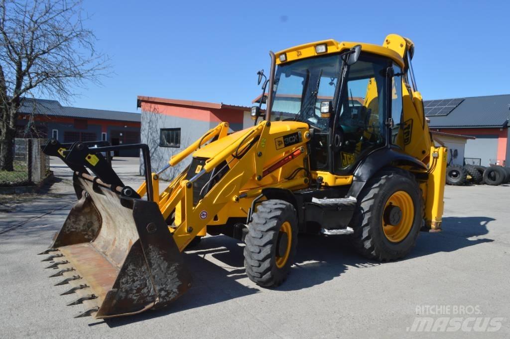 JCB 3 CX Backhoe loaders