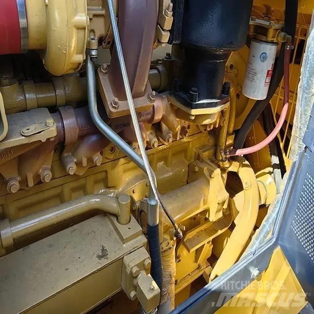 Shantui SD 22 Crawler dozers