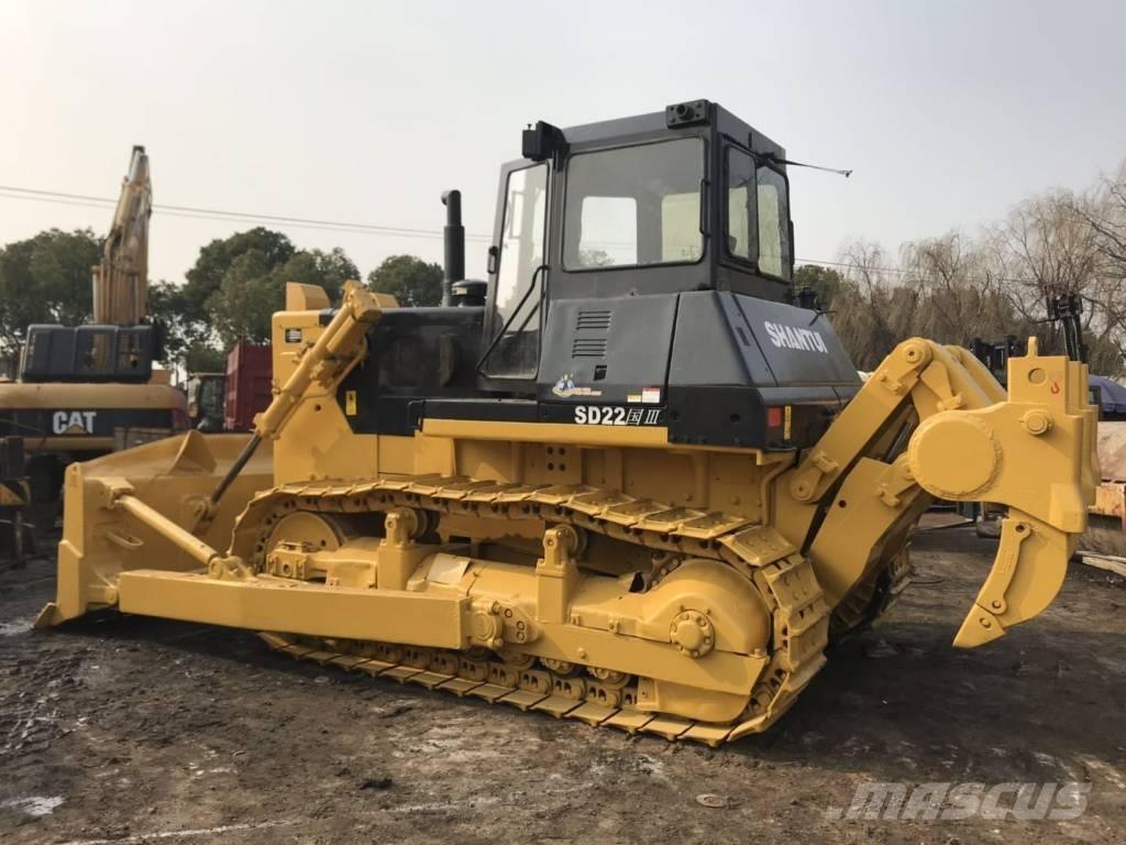 Shantui SD 16 Crawler dozers
