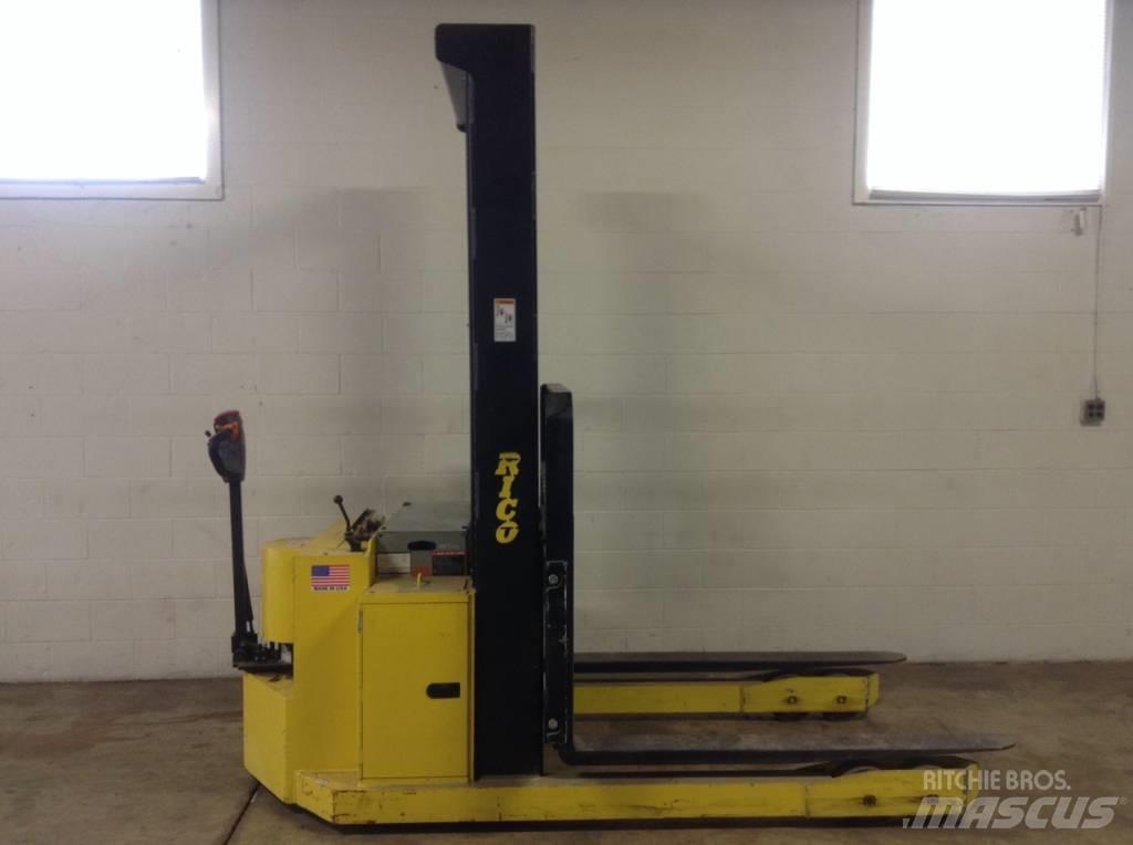 Rico HLW-70 Self propelled stackers