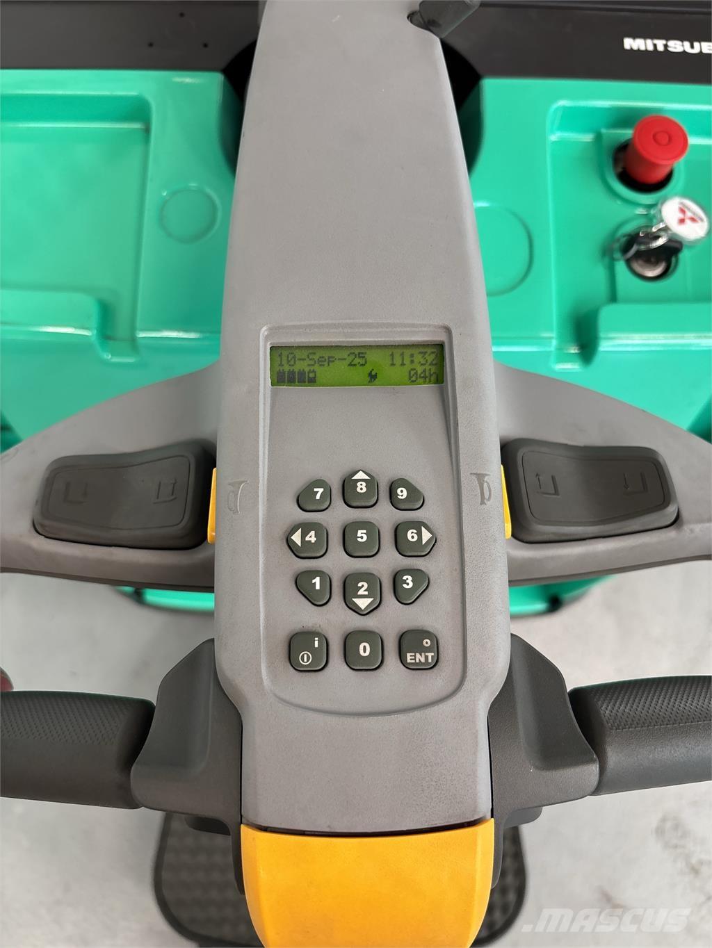 Mitsubishi SBV16P Self propelled stackers