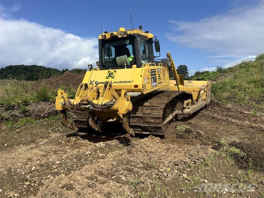 Komatsu D65PXI-18 Crawler dozers