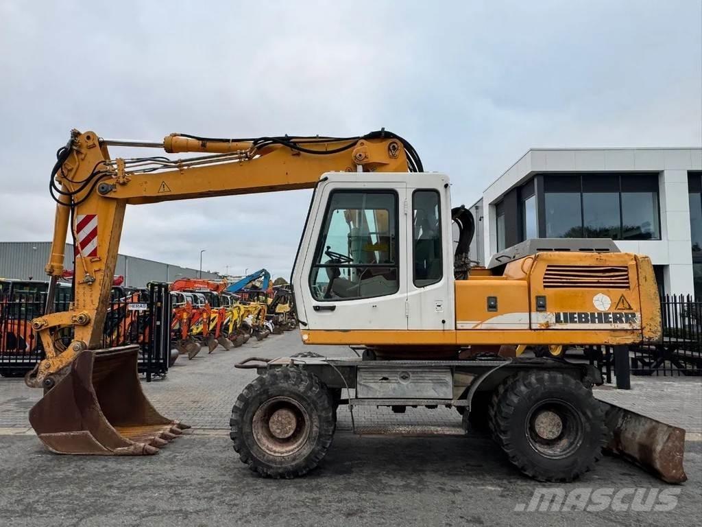 Liebherr A924 Wheeled excavators
