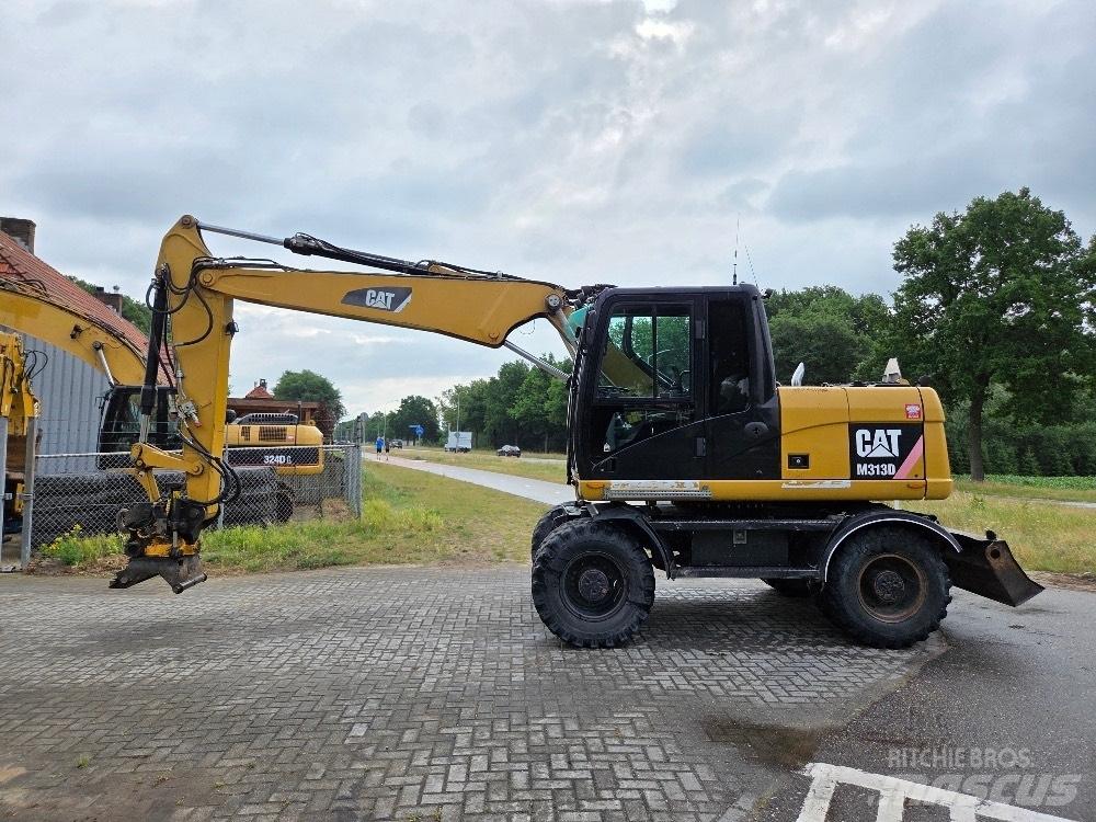 CAT M313D Wheeled excavators