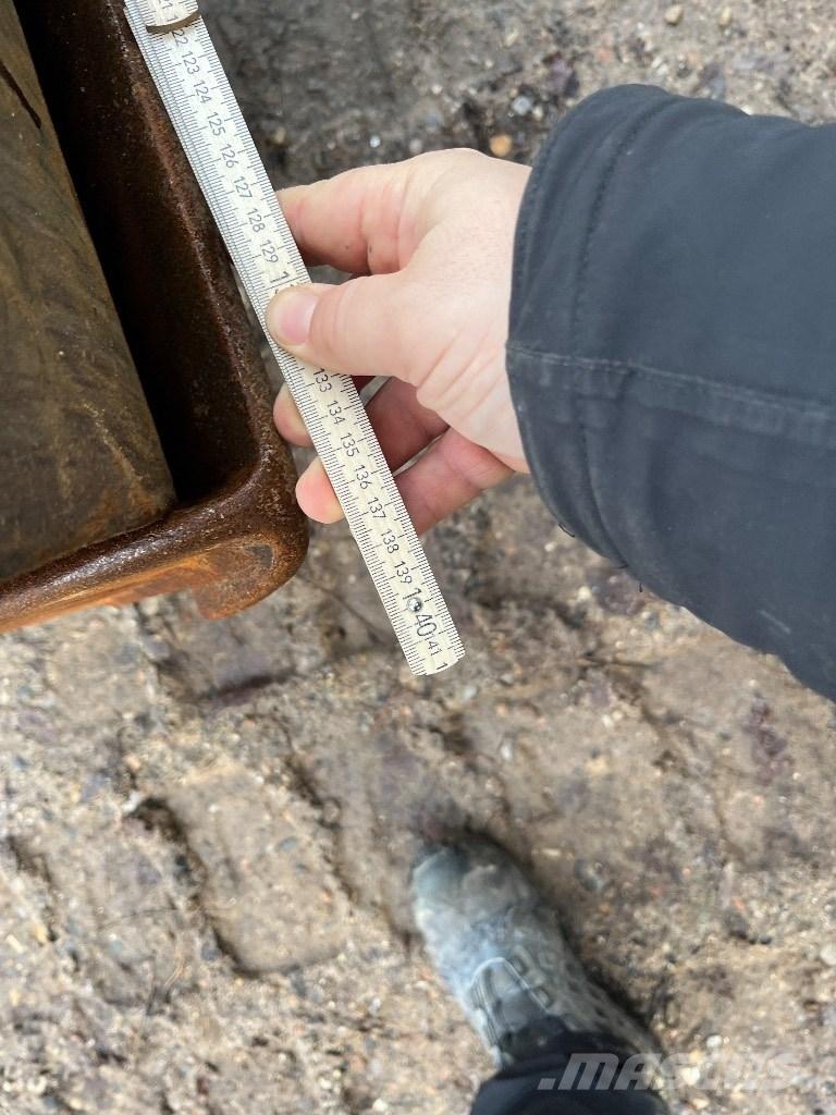 CAT 308 CR Midi excavators  7t - 12t