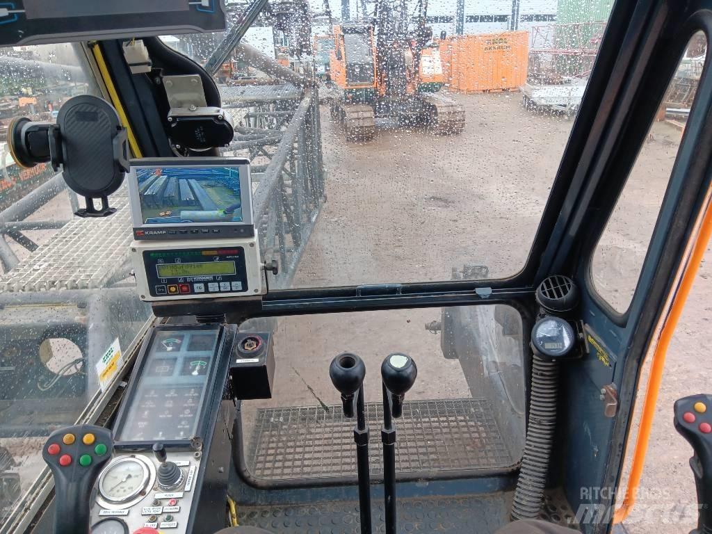 Hitachi KH 230-3 Tracked cranes