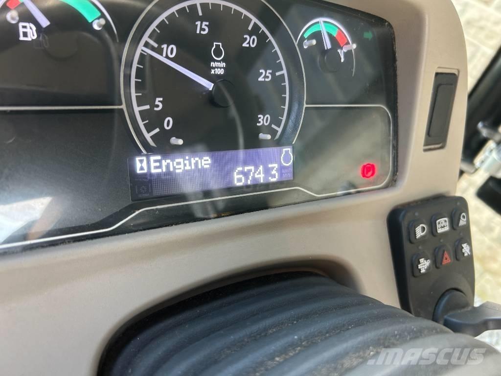 John Deere 3046R Tractors