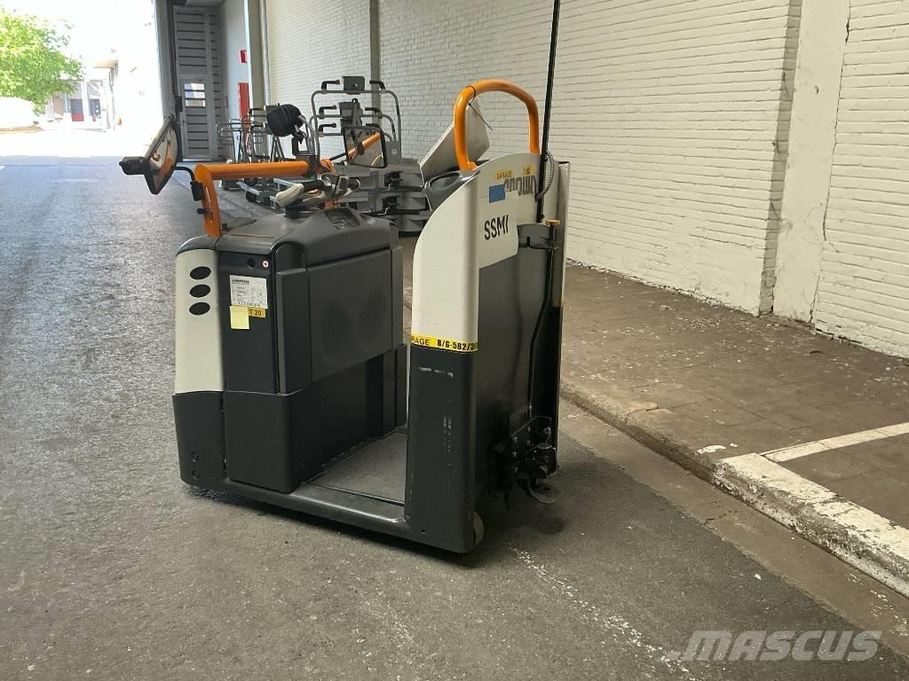 Crown TC 3000 Towing trucks