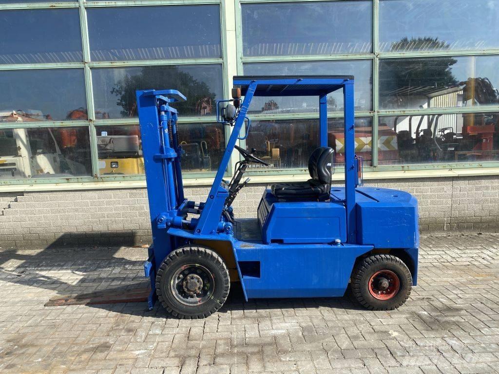 Komatsu FD 28-10 Diesel trucks
