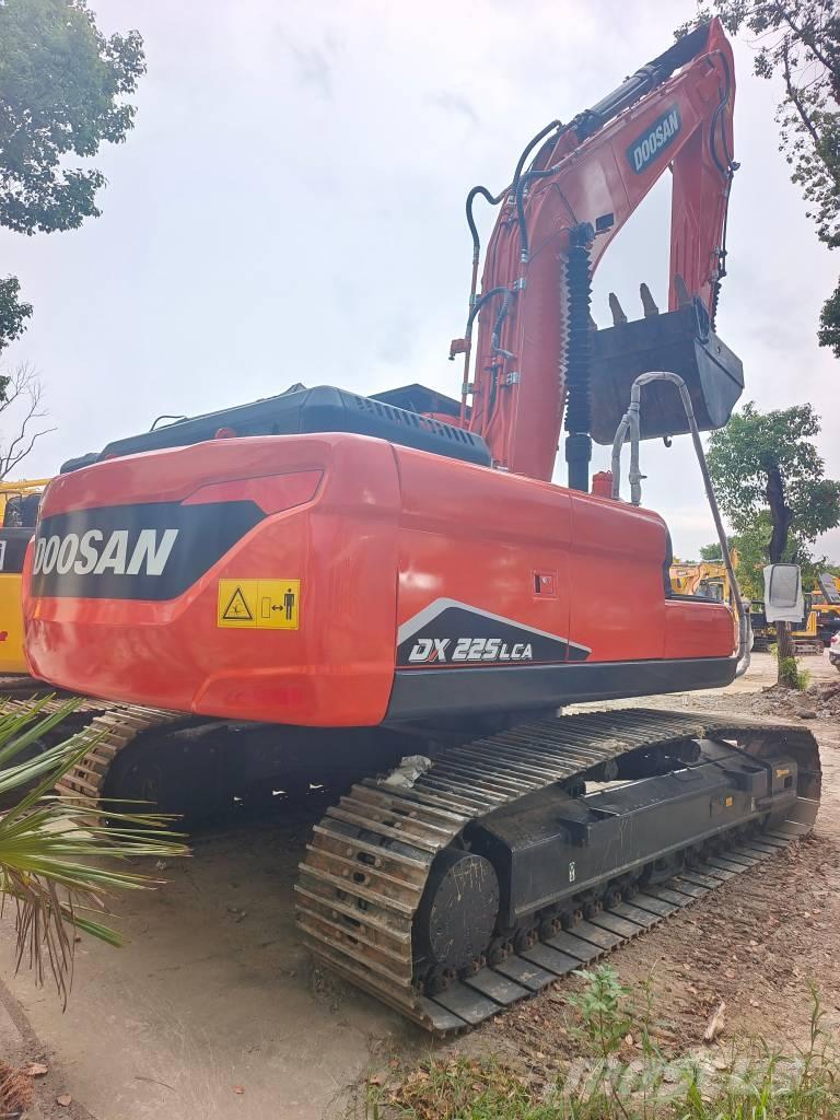 Doosan DX225LC-9C Crawler excavators