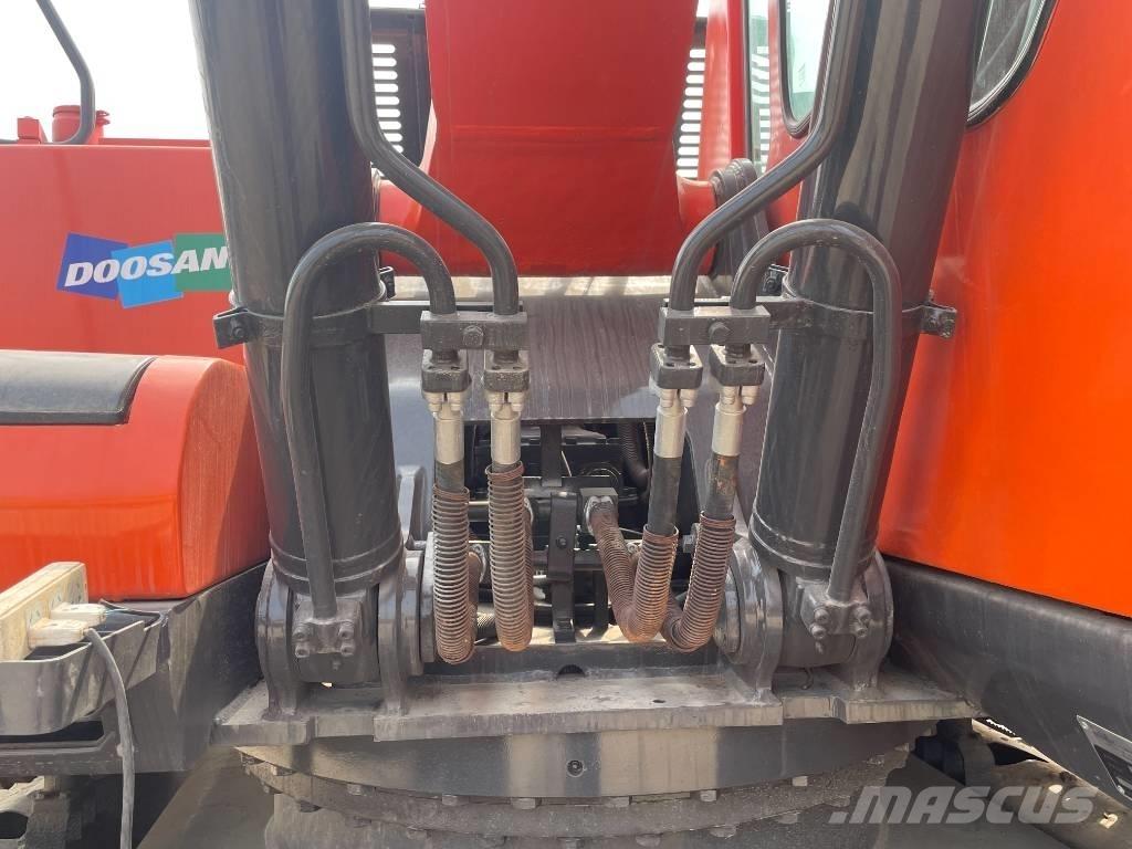 Doosan DX 300 Crawler excavators