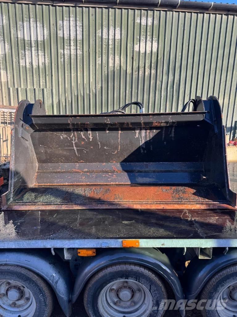 Manitou 4-in-1 Telescopic handlers