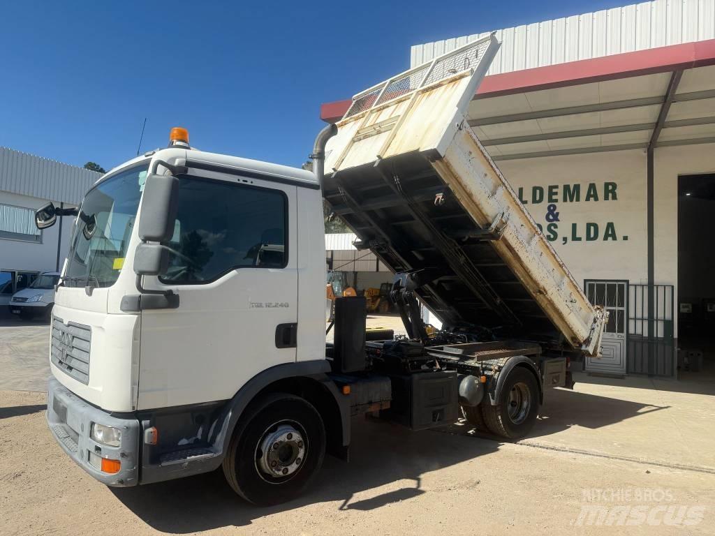 Manac TGL 12-240 Tipper trucks