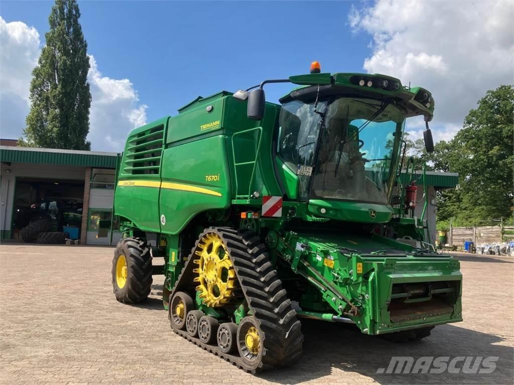 John Deere T670 Combine harvesters
