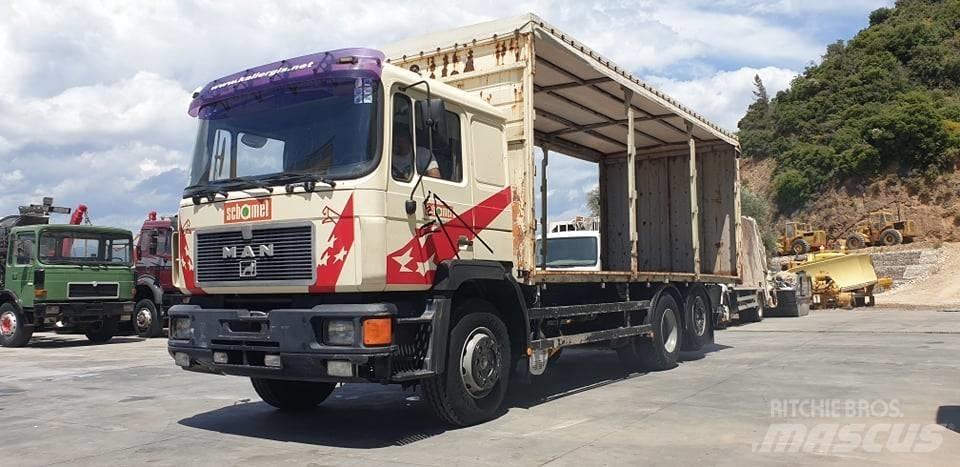 MAN 26.422 Curtainsider trucks