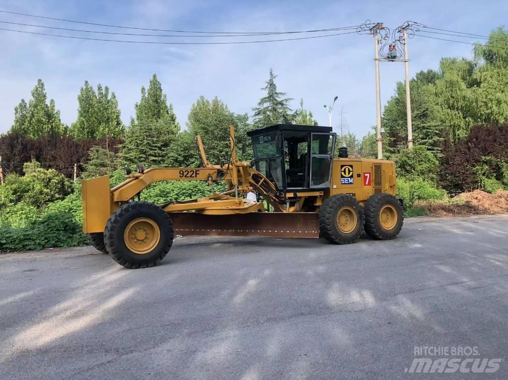 SEM 922F grader Graders