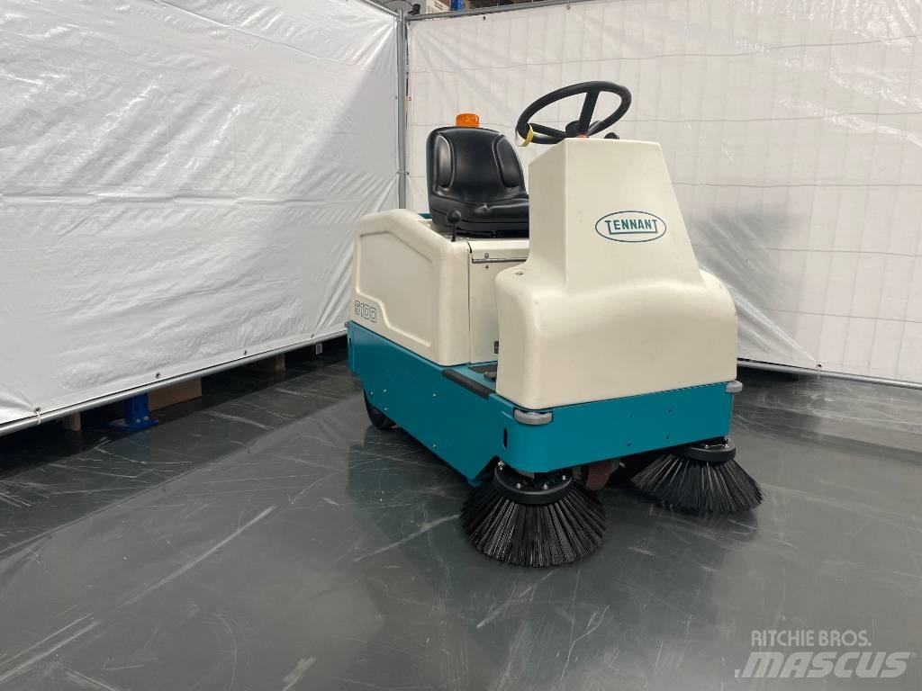 Tennant 6100 Sweepers
