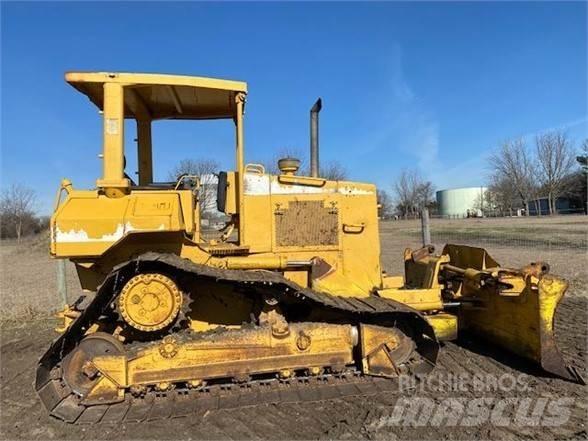 CAT D5M LGP Crawler dozers