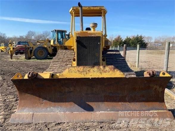 CAT D5M LGP Crawler dozers