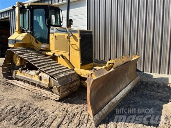 CAT D5M LGP Crawler dozers