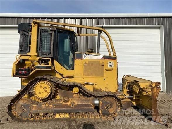 CAT D5M XL Crawler dozers