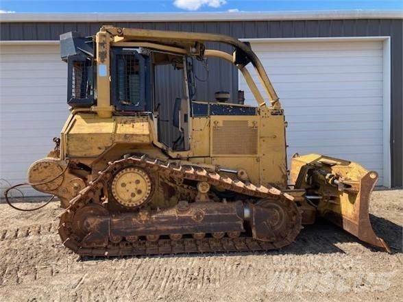 CAT D5M XL Crawler dozers