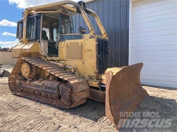 CAT D5M XL Crawler dozers