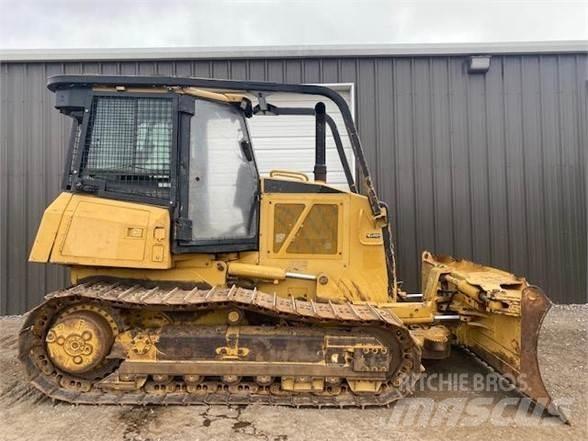 CAT D6K Crawler dozers
