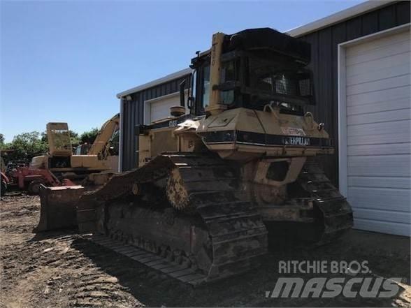 CAT D6M LGP Crawler dozers