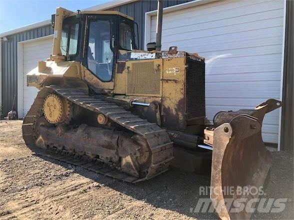 CAT D6M XL Crawler dozers