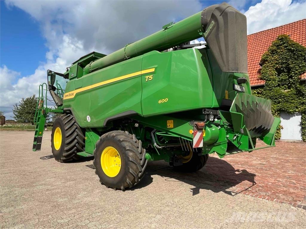 John Deere T5 600 Combine harvesters