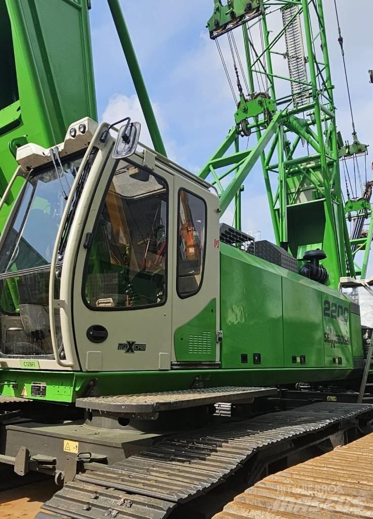 Sennebogen 2200 Tracked cranes
