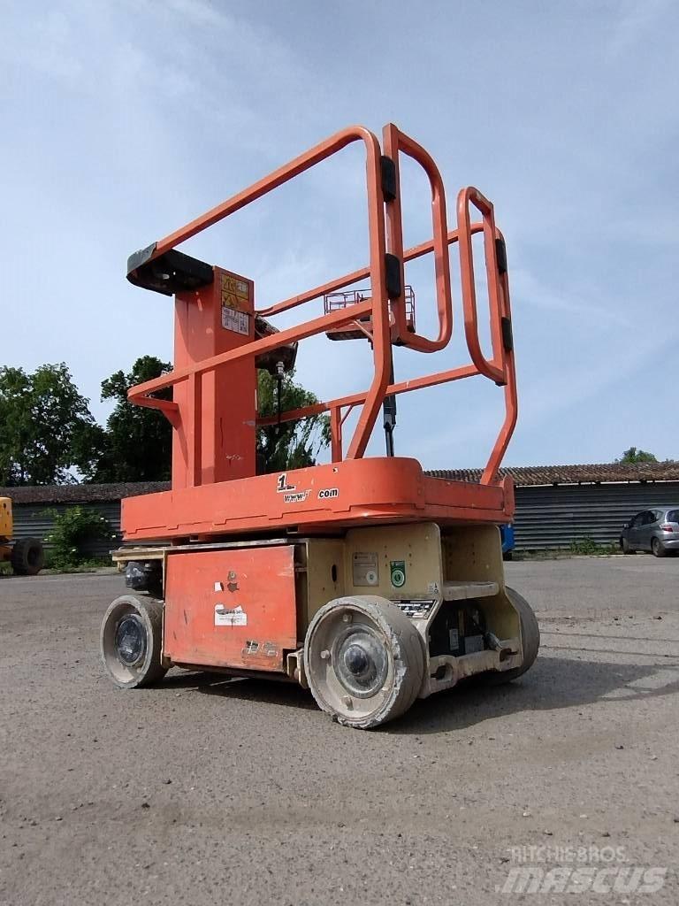 JLG 1230 ES Vertical mast lifts