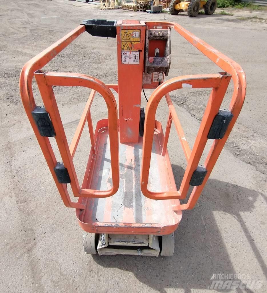 JLG 1230 ES Vertical mast lifts