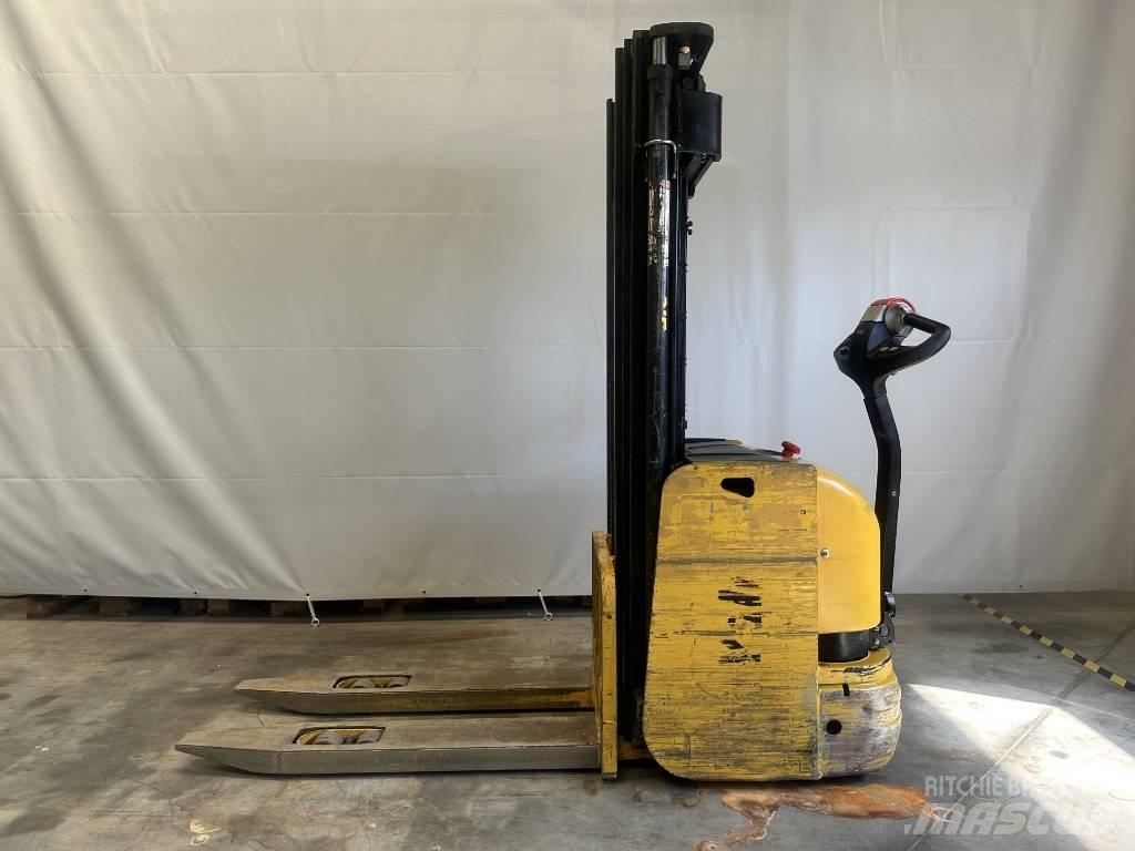 Yale ms12 Pedestrian stacker