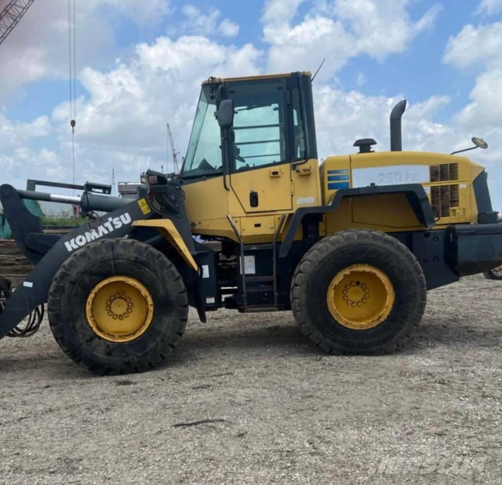Komatsu WA 250 PZ-6 Wheel loaders