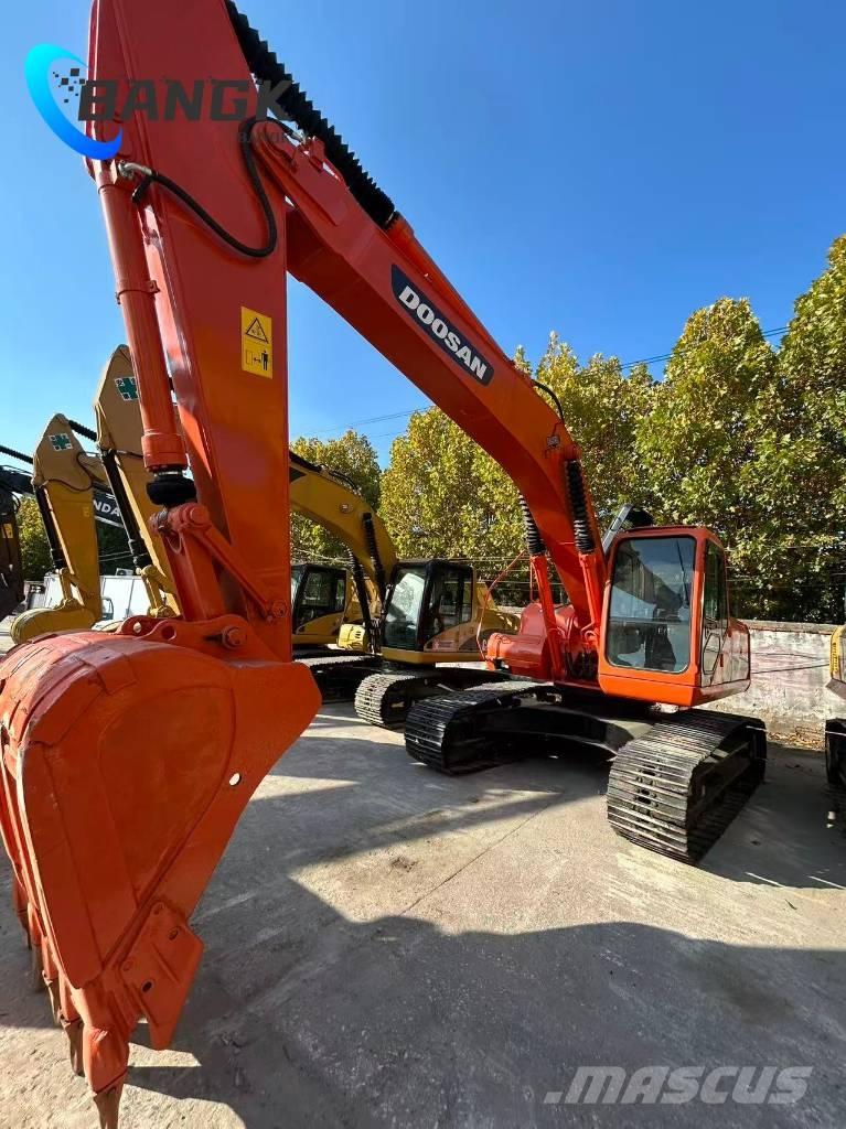 Doosan DX 225 Crawler excavators