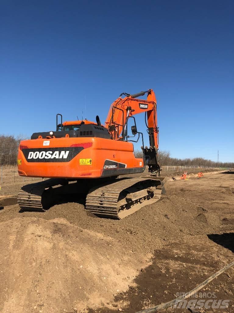 Develon DX225LC-5 Crawler excavators