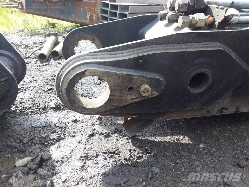 John Deere Ch 7 Harvester cranes