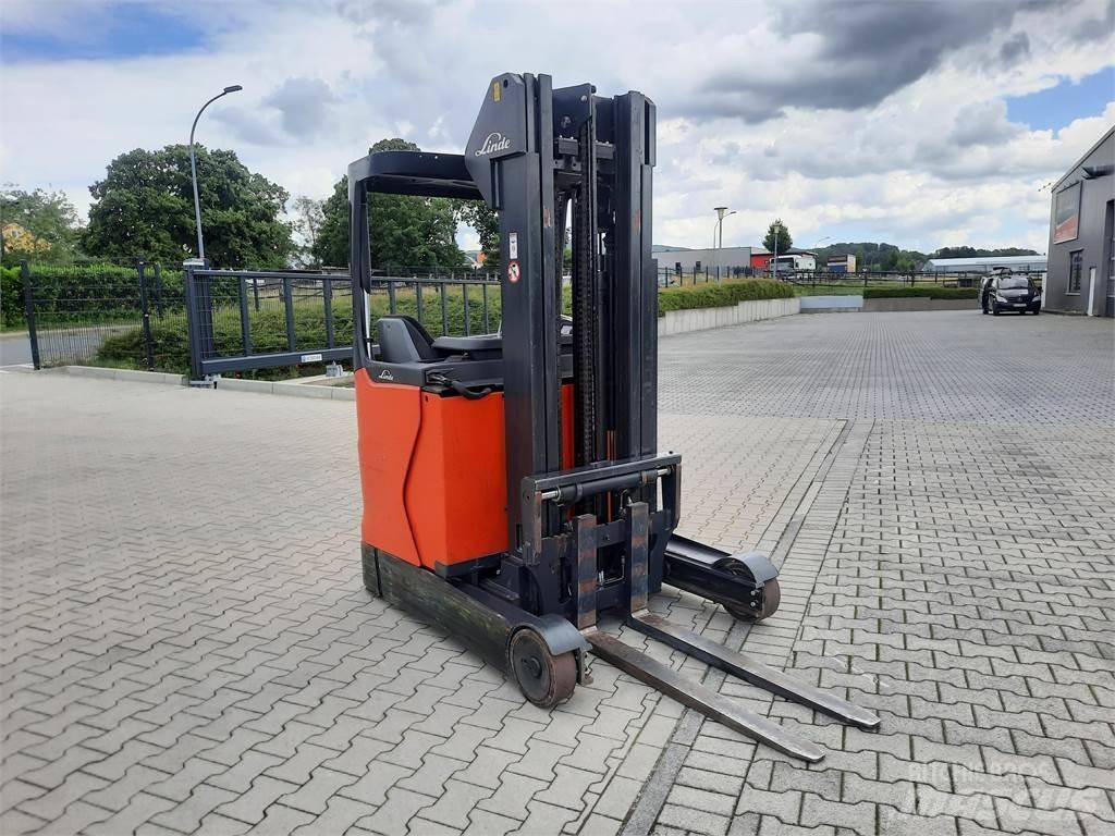 Linde R14 Reach trucks