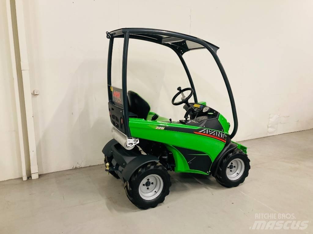 Avant 225 Mini loaders
